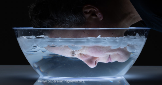 Ice water facial : बर्फाने चेहरा उजळतो की जळतो ? आइस वॉटर फेशियलची खरी गोष्ट !
