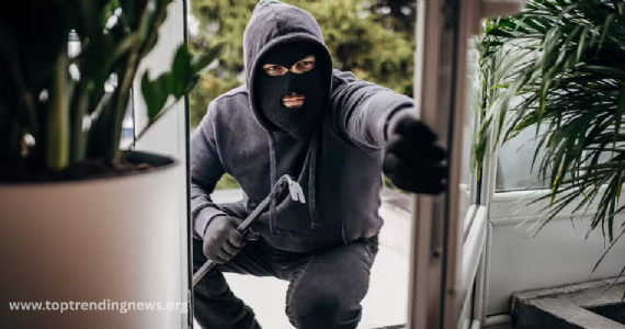 MLA House Robbery : जळगाव हादरलं ! चक्क माजी आमदाराच्या घरात लाखोंची चोरी